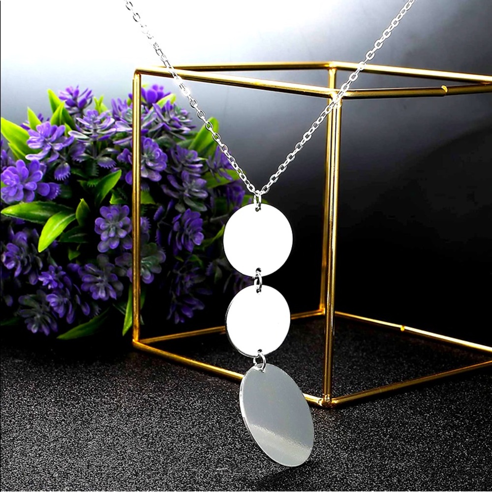 🆕NIP: 3 tier Circle/Discs Long Silver Necklace
